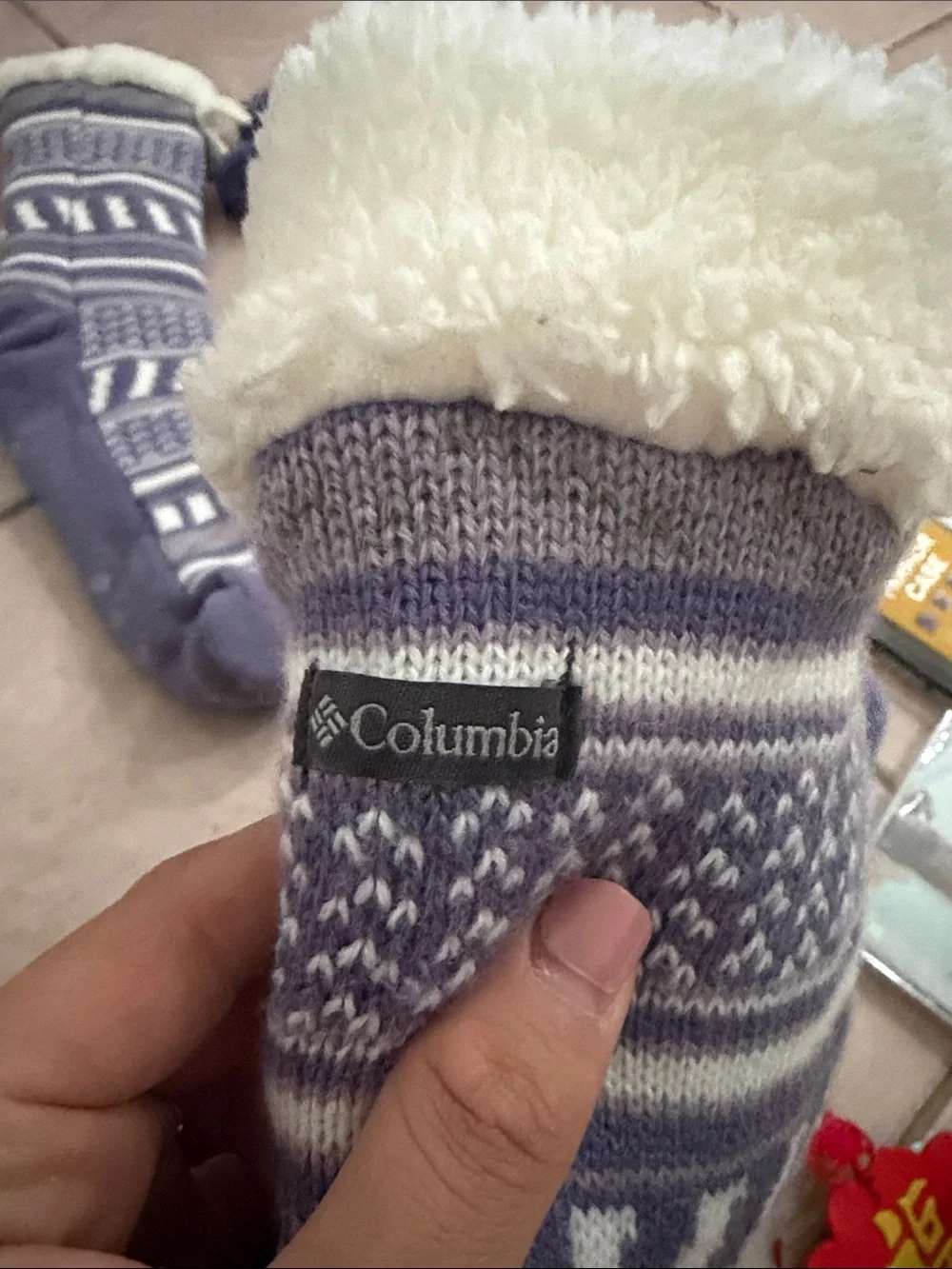 Columbia Lavender and White Pom-Pom Fleece-Lined Grip Socks @@@